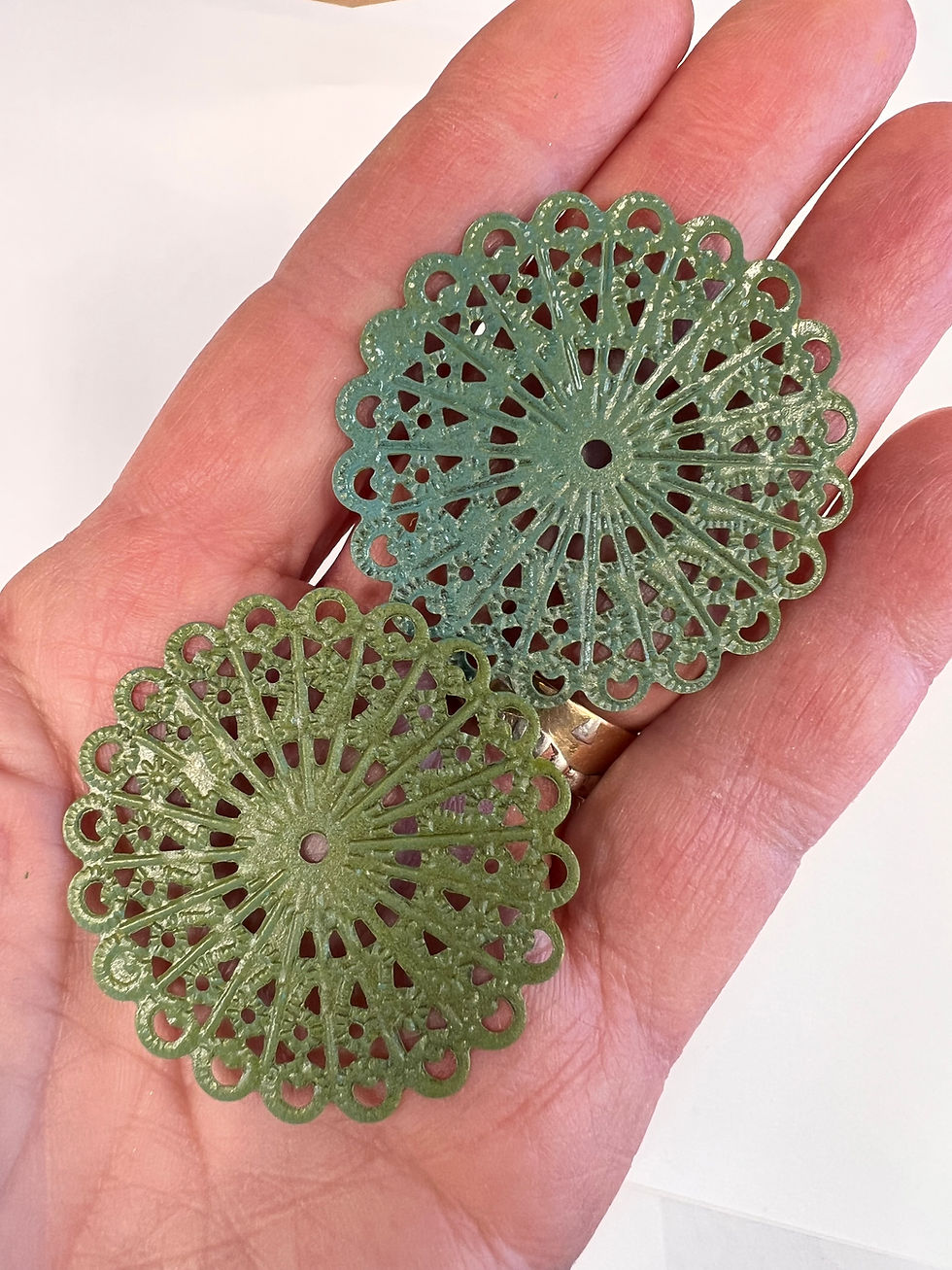 4, green filigree connectors