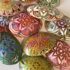 How to use the Shrinkets shrink plastic cabochon molds