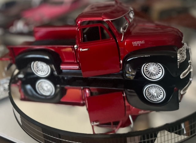 Thumbnail: Welly 1:24 1953 Chevrolet 3100 Pickup Low Rider-RED