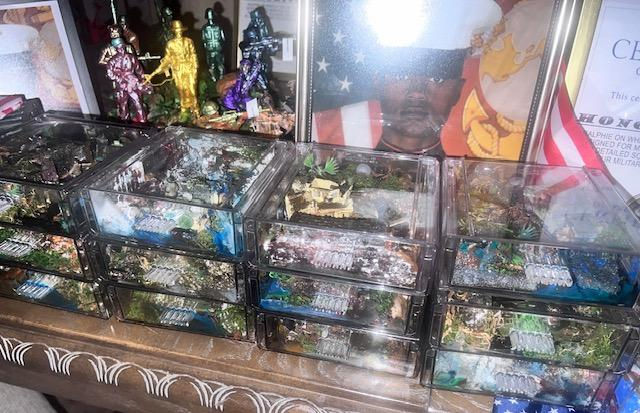 Thumbnail: PACKAGE DEAL "TOP DRAWER SOLDIER & SOLDIER OF COLORS"