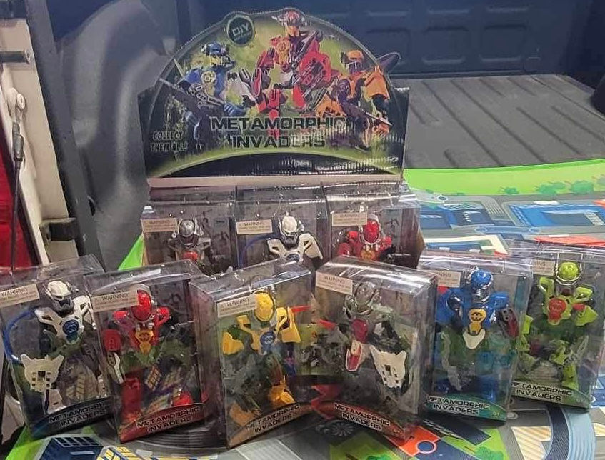 Thumbnail: METAMORPHIC INVADERS FIGURES