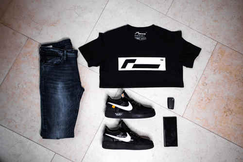 BLACK T-SHIRT