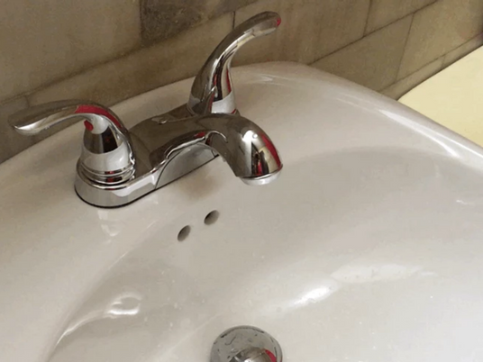 Cambiar el lavamanos de la 🏡, disfrutar del piso y aprender algo nuevo 🛠🔧🔩