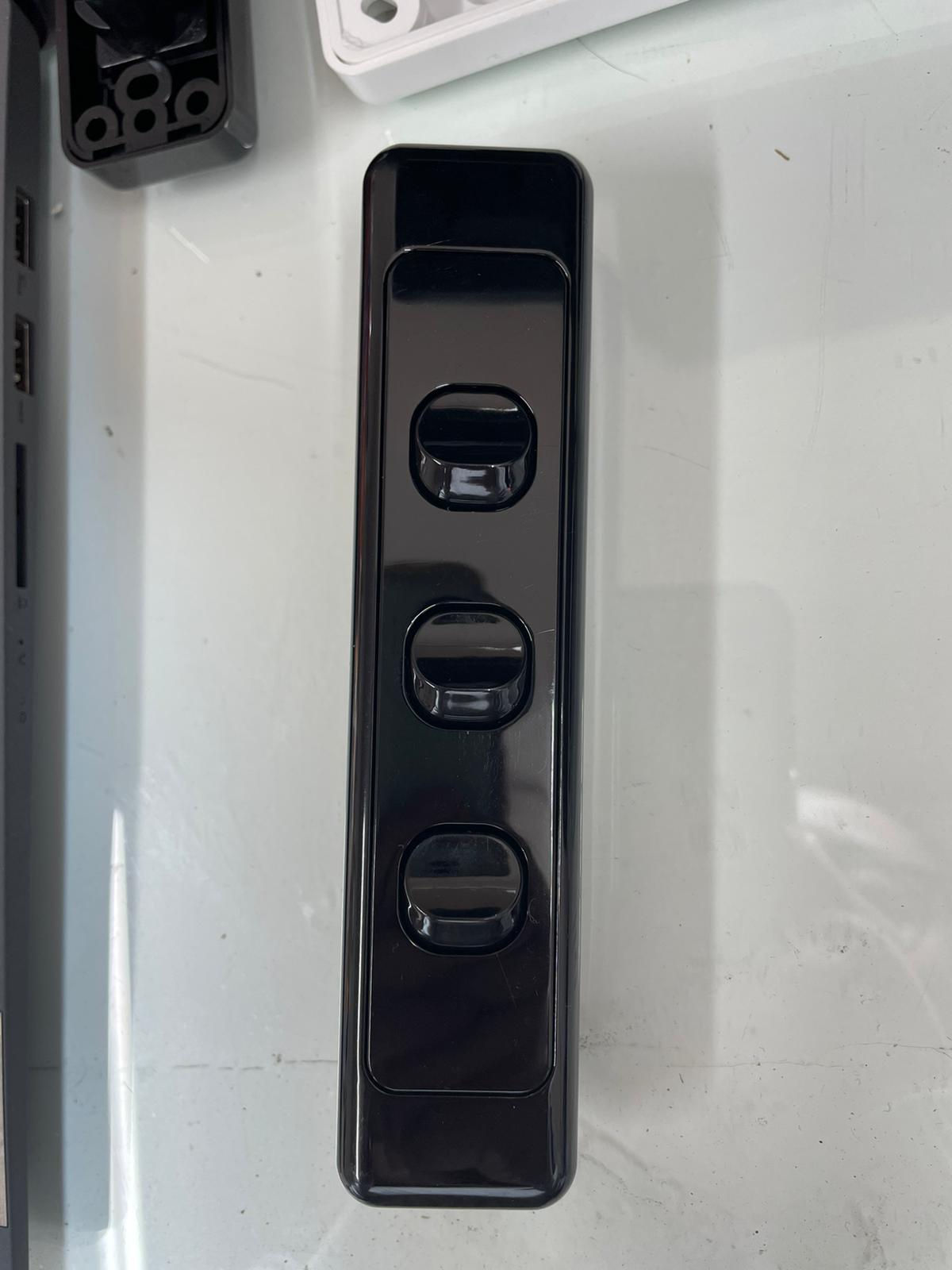 3 gang architrave light switch (black)