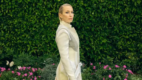 Carrie Coon Style Analysis: Refined Minimalism & Thoughtful Fashion