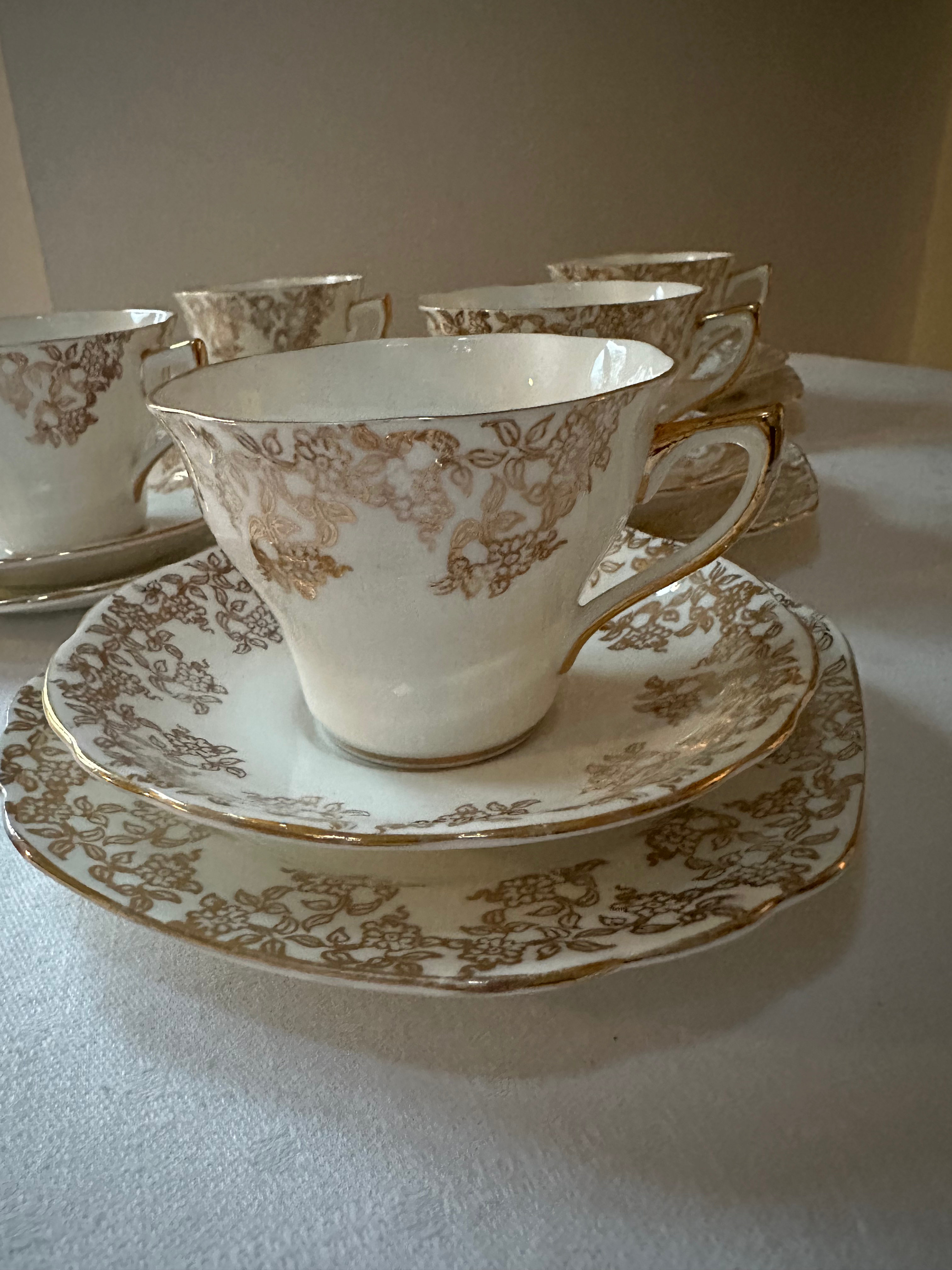 Norma Ware Gold Set