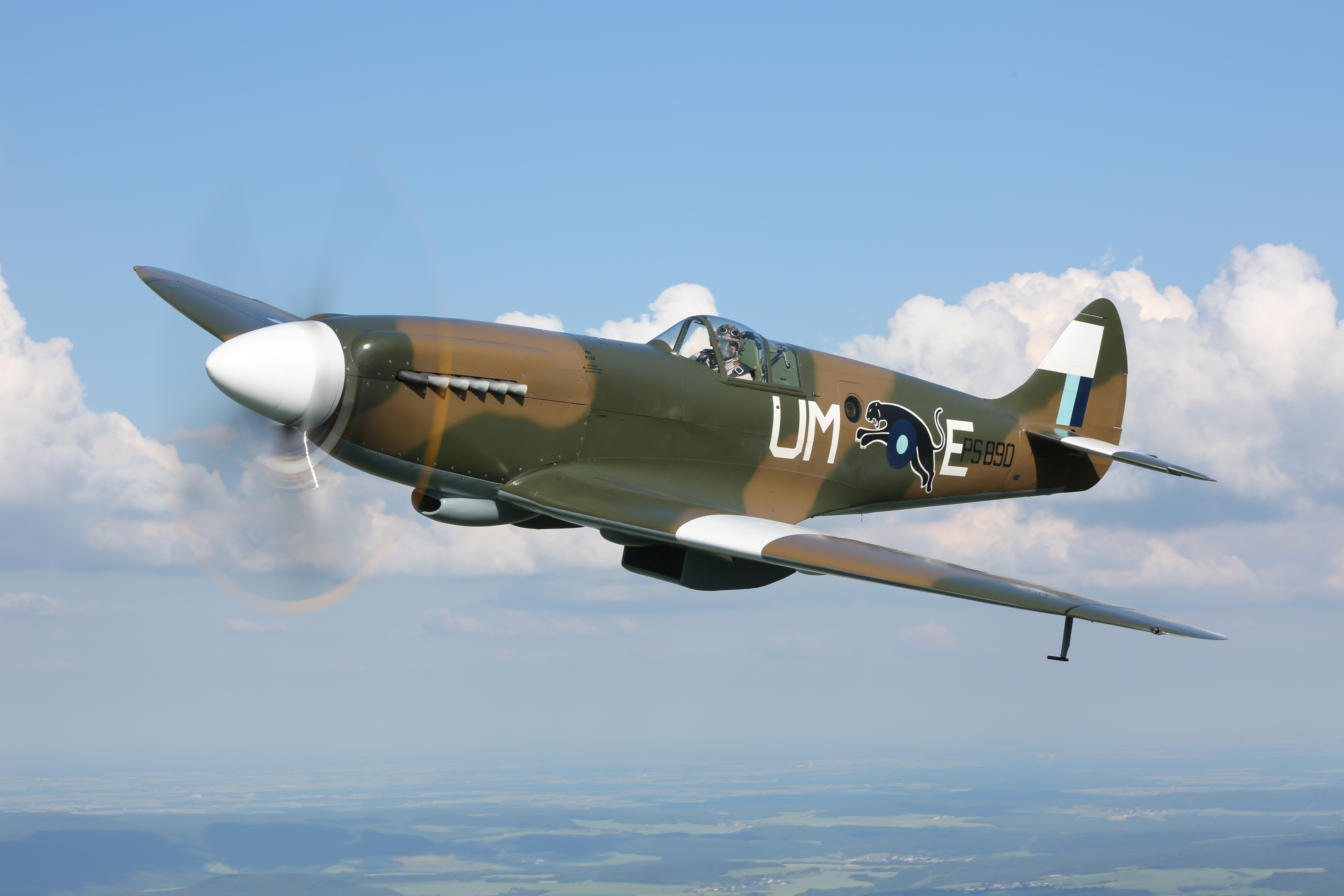 1945 Supermarine Spitfire PR XIX, photo 1