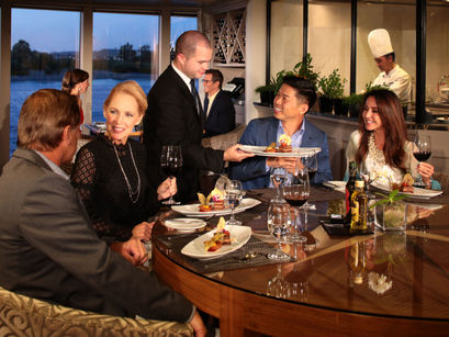 River Cruising with Friends? Yes, Please!
