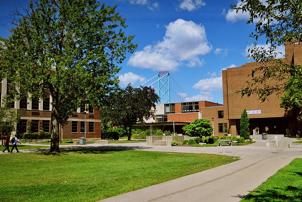 University_of_Windsor_campus_on_August_2006.jpg