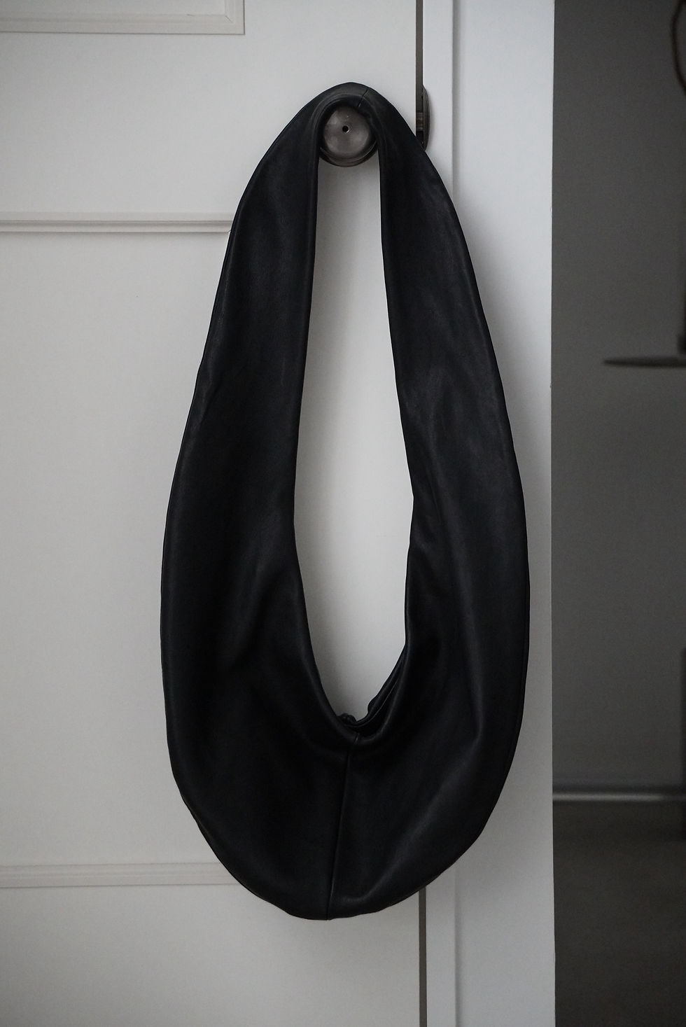 GABRIELA COLL GARMENTS Leather Crossed Bag (Black) | unum