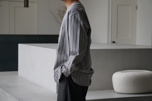 Aquellos Ojos Verdes V Neck Over Shirt (Wild Grey) | unum