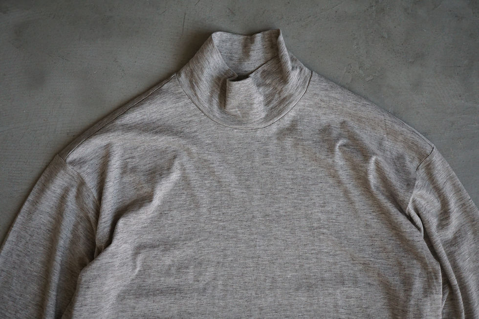 サムネイル： un/unbient  Yak Cotton High Neck Cut&Sew (Mix Beige)
