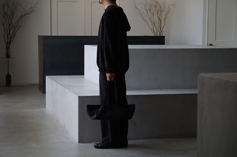 サムネイル： cornelian taurus  Ogata Tote M (Black)