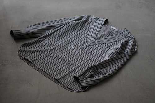 Aquellos Ojos Verdes V Neck Over Shirt (Wild Grey) | unum