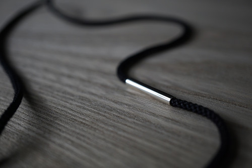 DAN TOMIMATSU Silk Rope Necklace (Silver) | unum