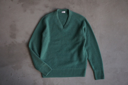 MAATEE&SONS Cashmere V Sweater (Forest Green) | unum