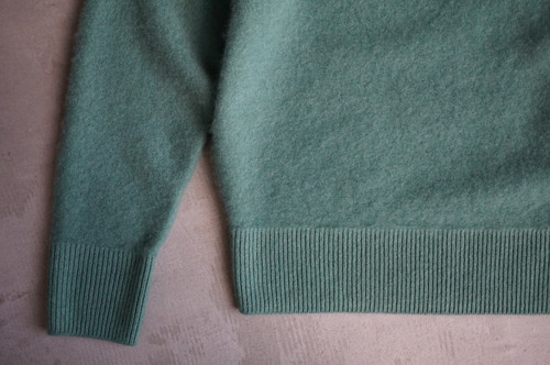 MAATEE&SONS Cashmere V Sweater (Forest Green) | unum