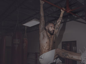 Las dominadas en la oposición: fuerza real bajo tu propio peso