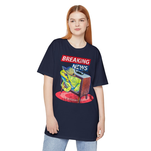 Breaking News Frog in Hat- Unisex Long Body Urban Tee | ok zucchini
