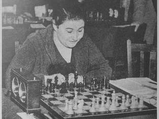 The Women Pioneers in Chess – From Vera Menchik to Divya Deshmukh