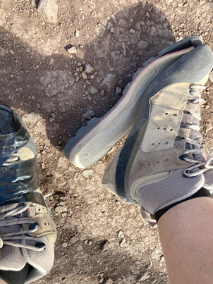 הסוליה החליטה להיפרד מהנעל כבר ביום הראשון