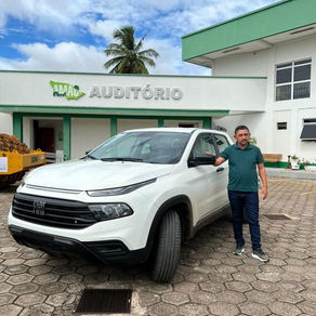 Prefeito César Andrade recebe pick-up e comemora recursos de Mailza Gomes
