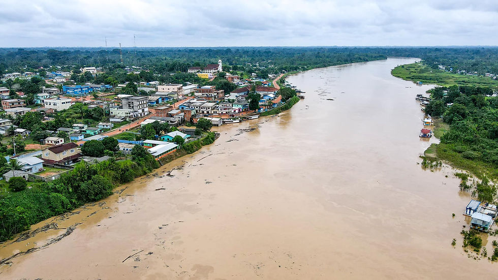 Rio Juruá ultrapassa cota de alerta e Prefeito determina monitoramento constante de áreas de risco
