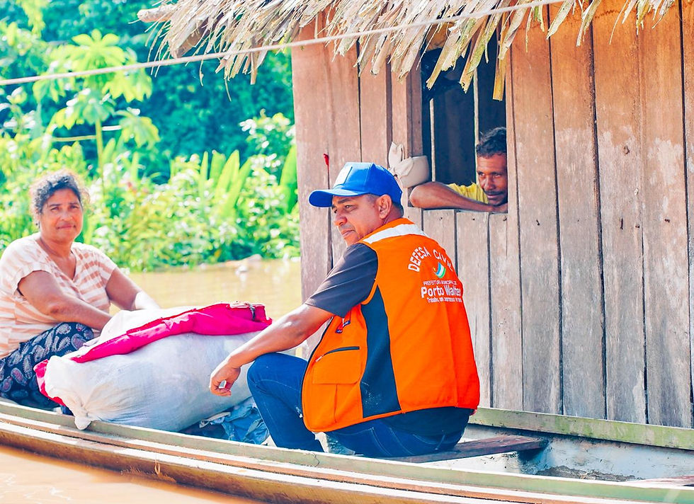 Prefeito vistoria comunidades atingidas pela cheia, anuncia construção de escola e acompanha itinerante de saúde no Alto Juruá