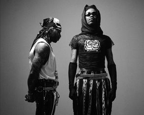 Ho99o9 dégaine un nouvel hymne de résistance avec « Power In Numbers »
