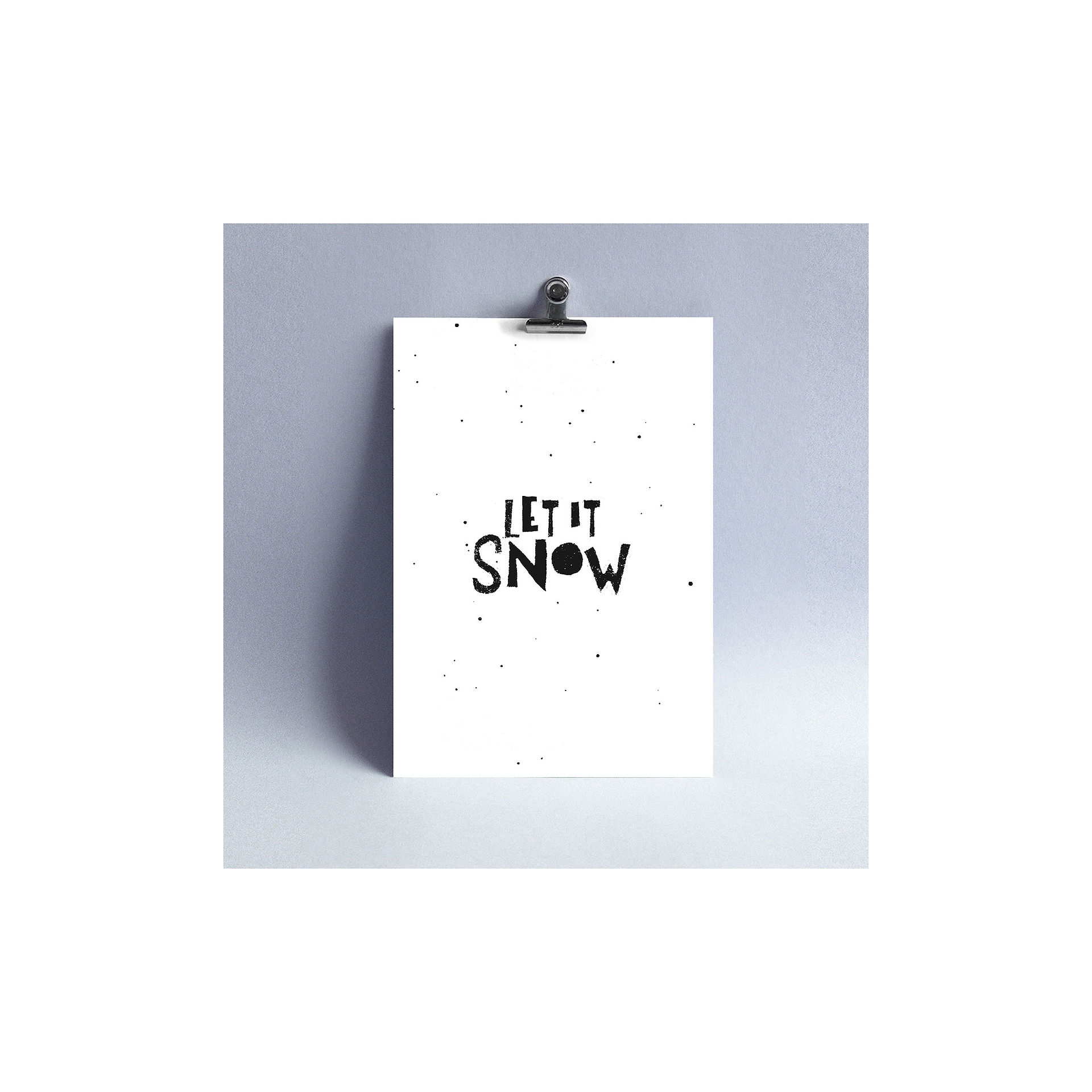 Weihnachtskarte mit Brushlettering Schriftzug und kleinen Schneeflocken. Illustriert mit Tinte und Tusche ist diese Postkarte auf jeden Fall ein Hingucker.
