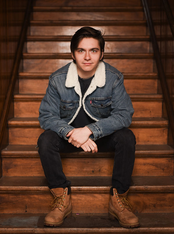 Zach Samuel ESCALIER.JPG