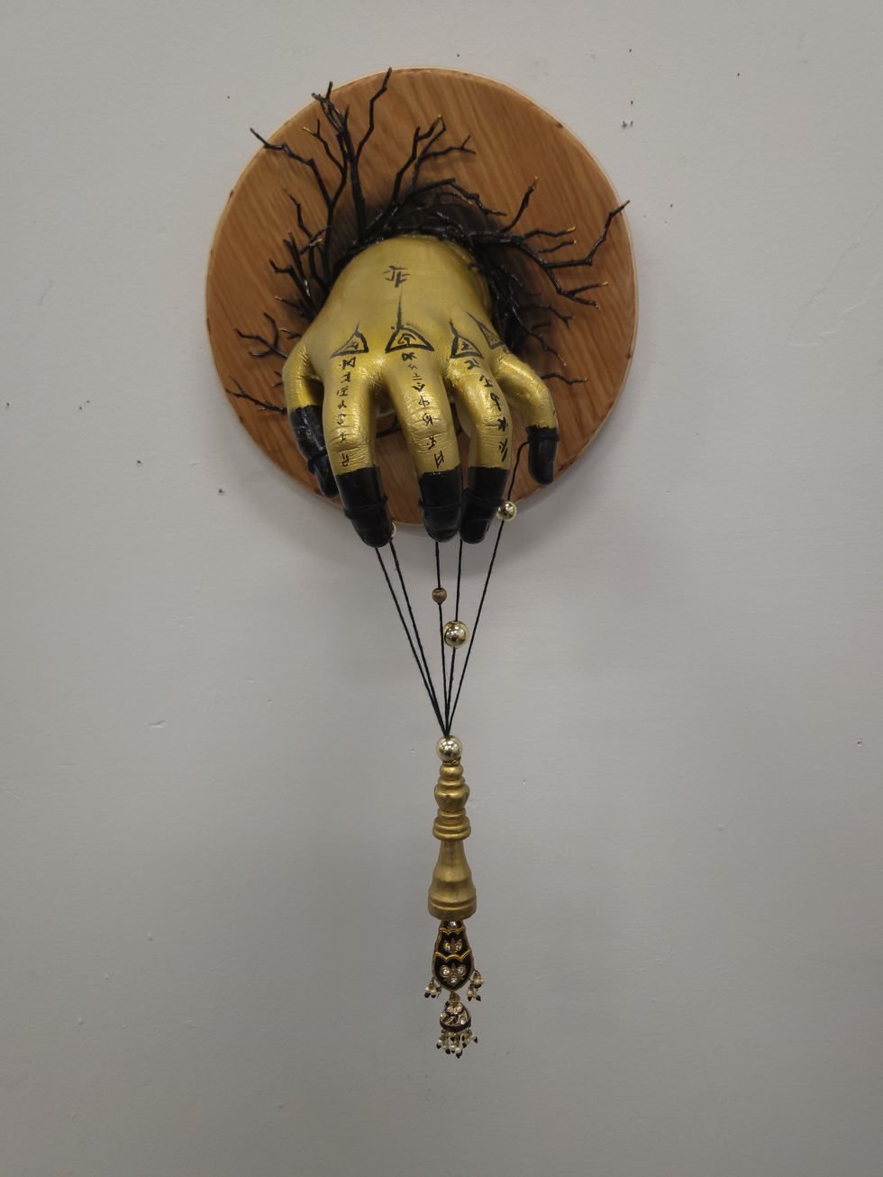 hand 2