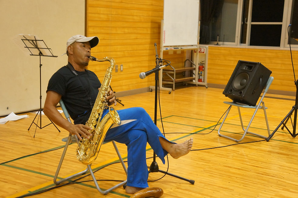 よつばファーム社員による演奏