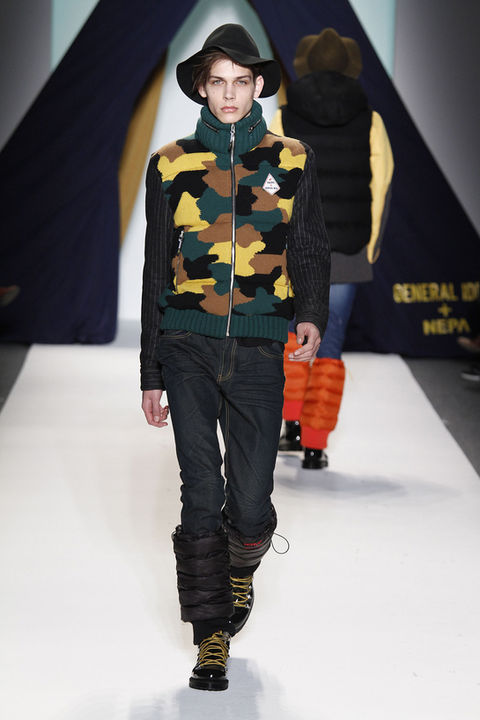 M2 Military Mountain