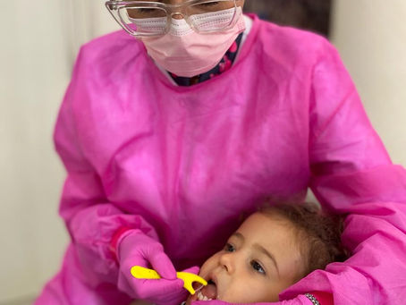 O uso adequado do fio dental em crianças