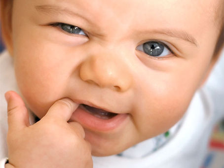 Criança com afta? Saiba porquê isso acontece e como proceder.