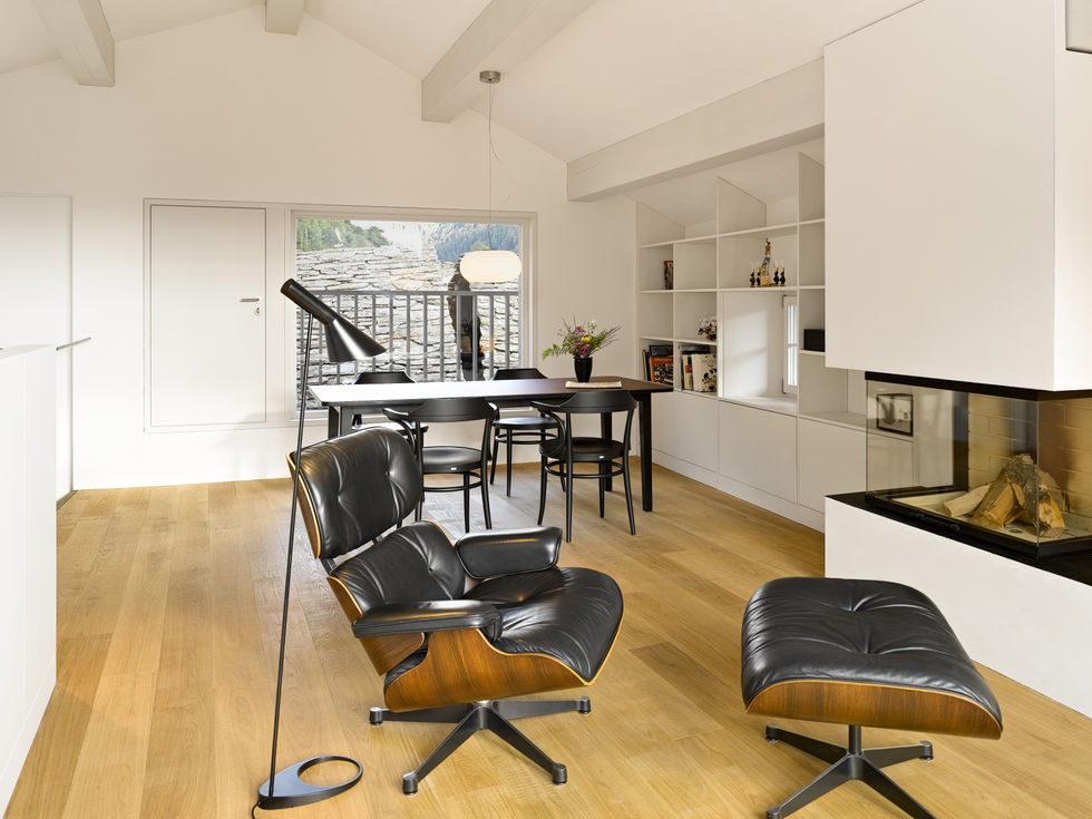 Wohn- und Esszimmer unter dem Dach, Cheminée