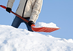 Schnee schaufeln