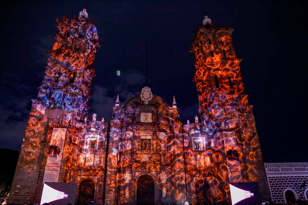 Pepe Chedraui encabeza encendido de nueva iluminación de la Catedral de Puebla