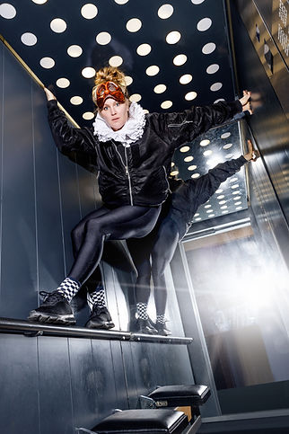 Harlekino _ Katrien van Beurden _ Troupe Courage _ Verticaal _ ©Dario&Misja photography .j