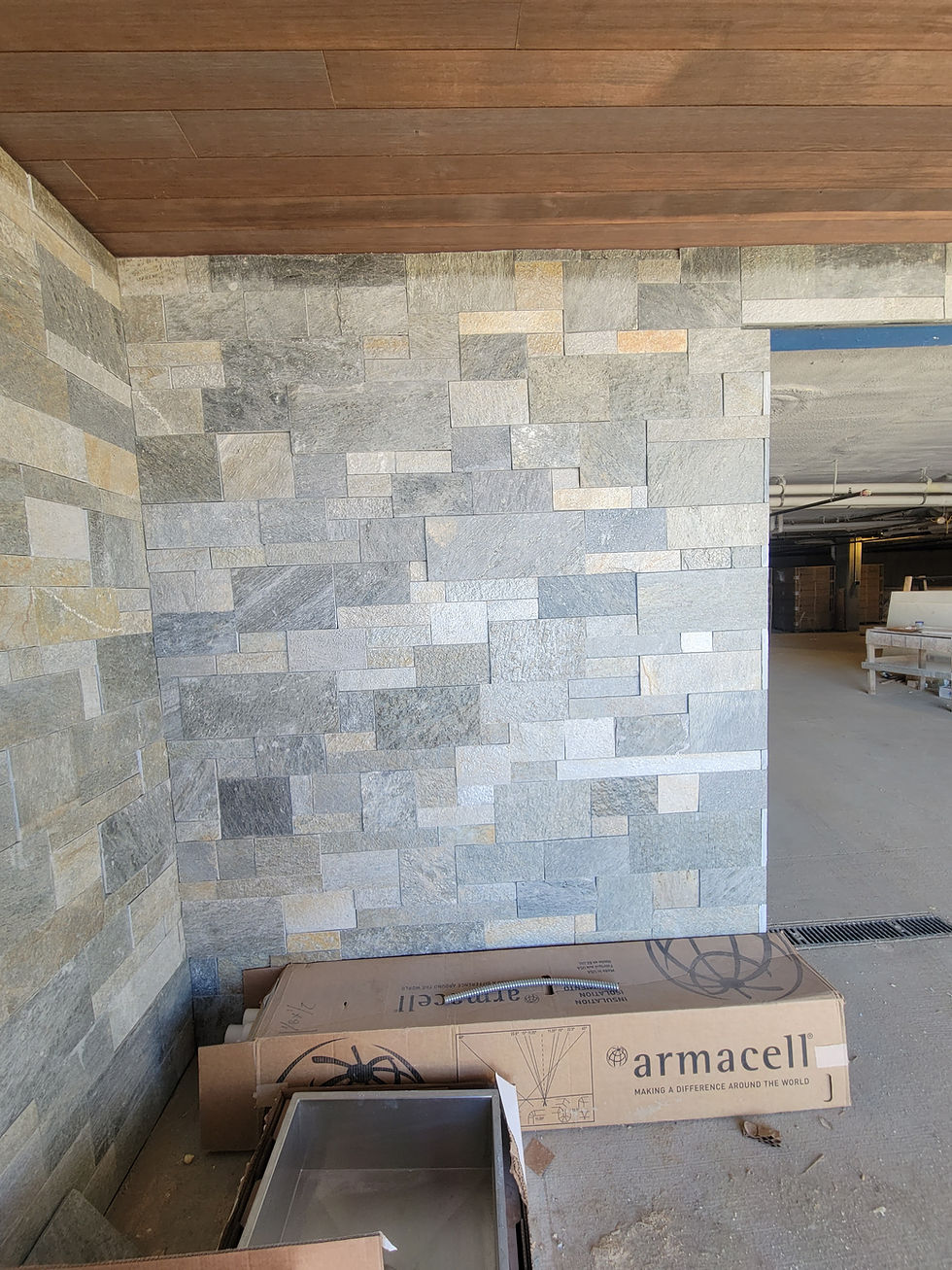 Thumbnail: 2"-4"-6" Birch Creek Blend Thin Veneer Quartzite