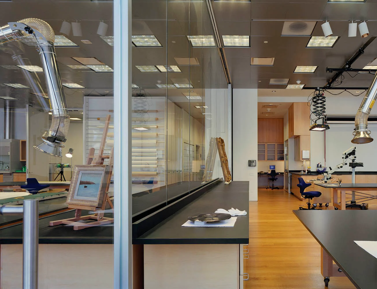 MoMA ART CONSERVATION LABS RICHLITE
