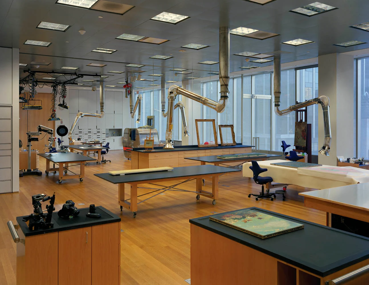 MoMA ART CONSERVATION LABS RICHLITE