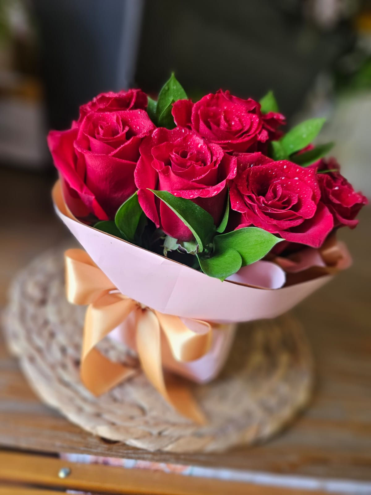 Detalle Docena de Rosas Rojas 🌹 