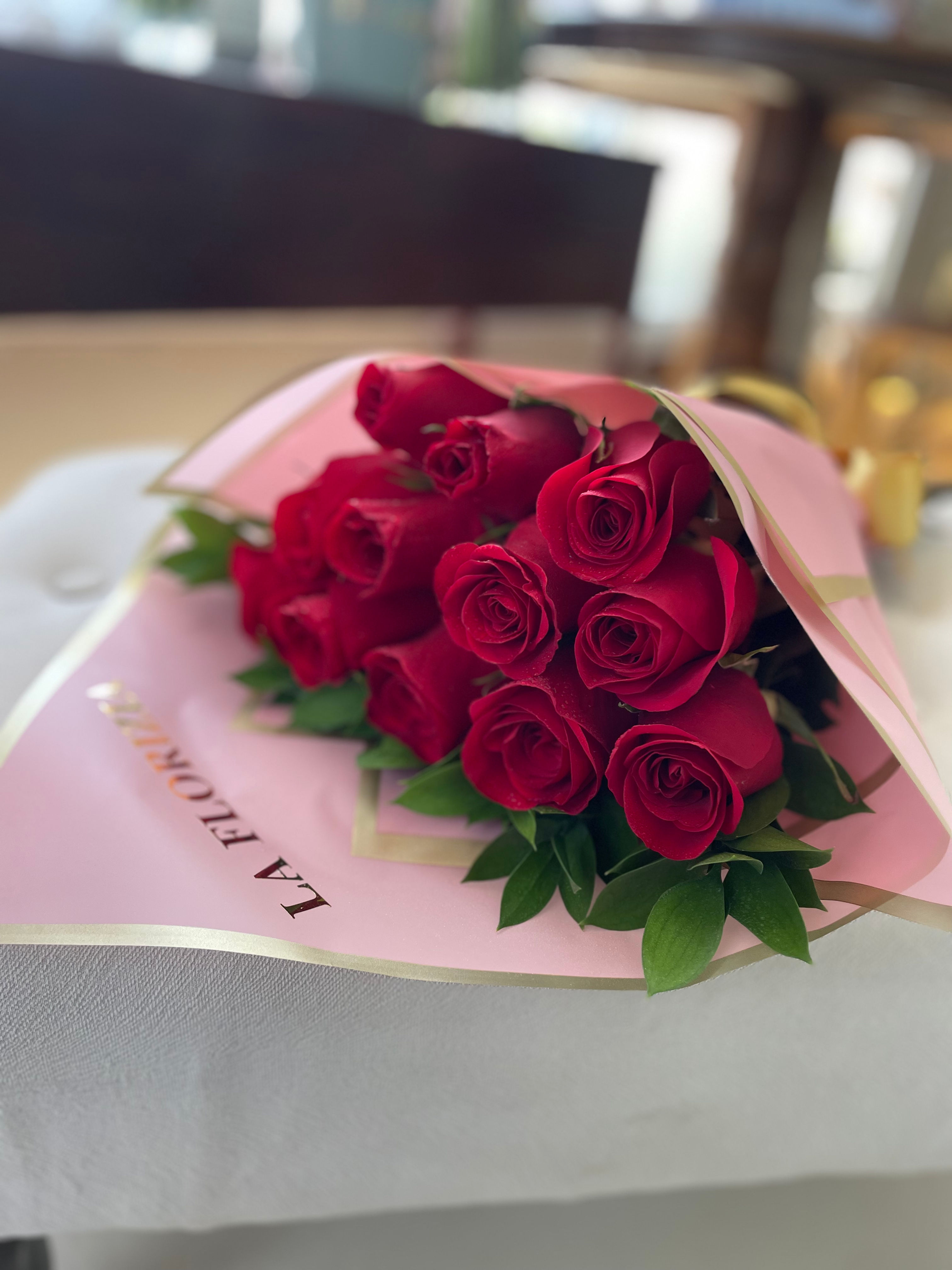Ramo de Mano 12 Rosas