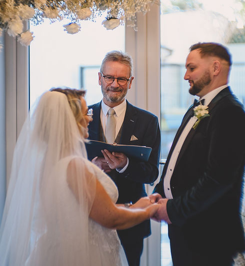 Wedding Celebrant Belfast_edited.jpg
