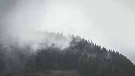 诗歌：Only a Holy God（惟有至圣洁神）