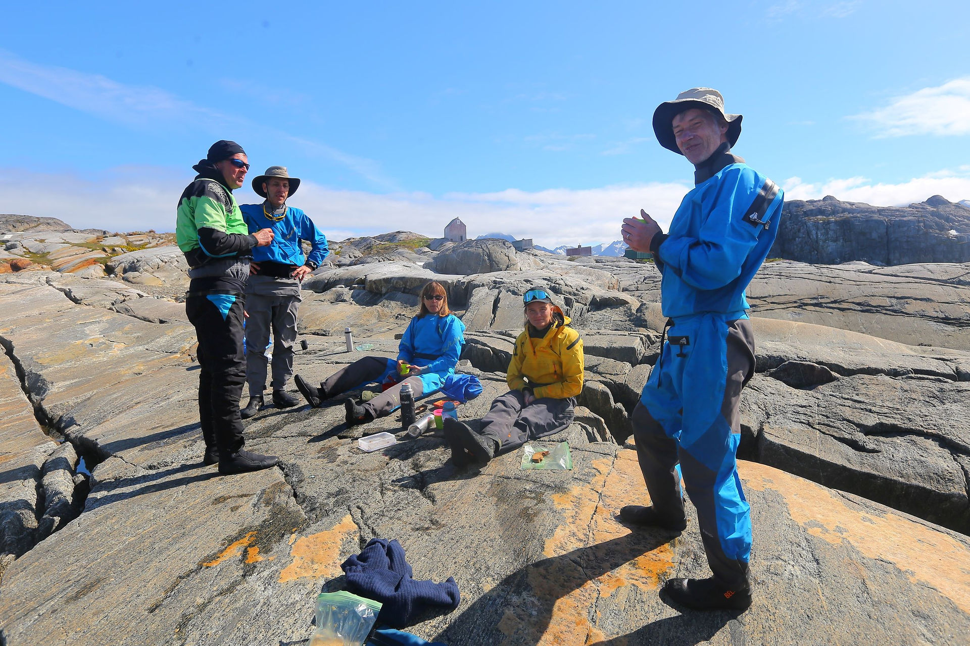 Kayak Greenland: Lunch break on East Greenland Granite cliffs