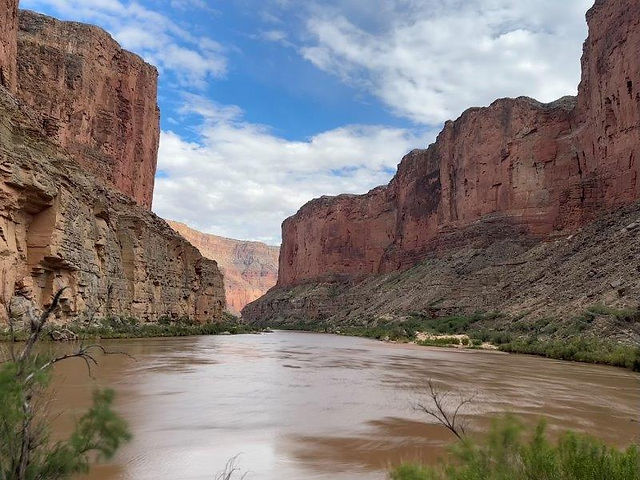 Rafting the Grand Canyon: Beautiful morning on the Colorado River
