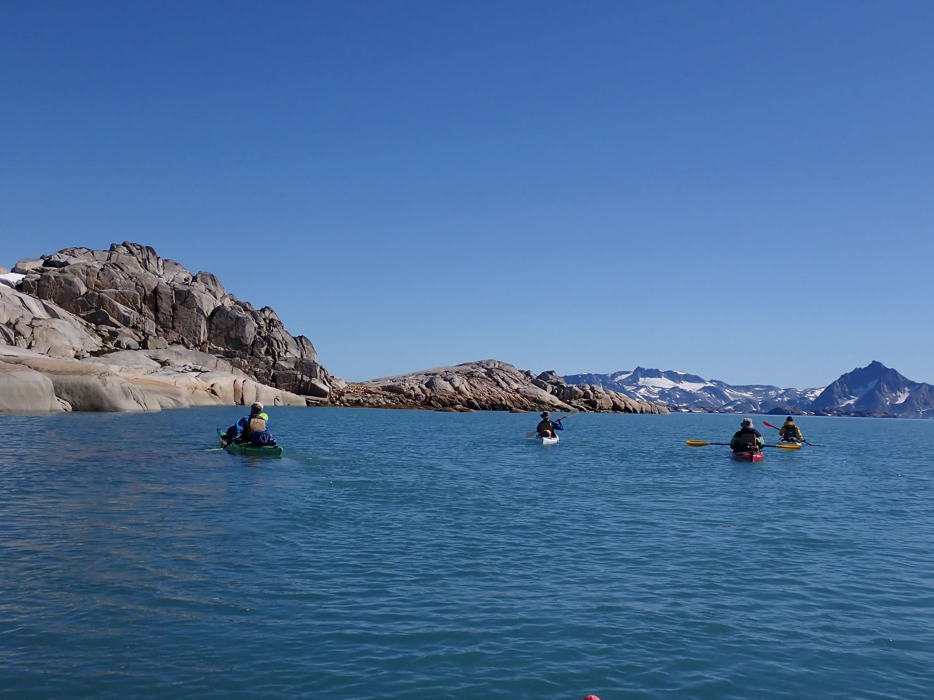 Kayak Greeneland: A beautiful day to paddle near Kulusuk